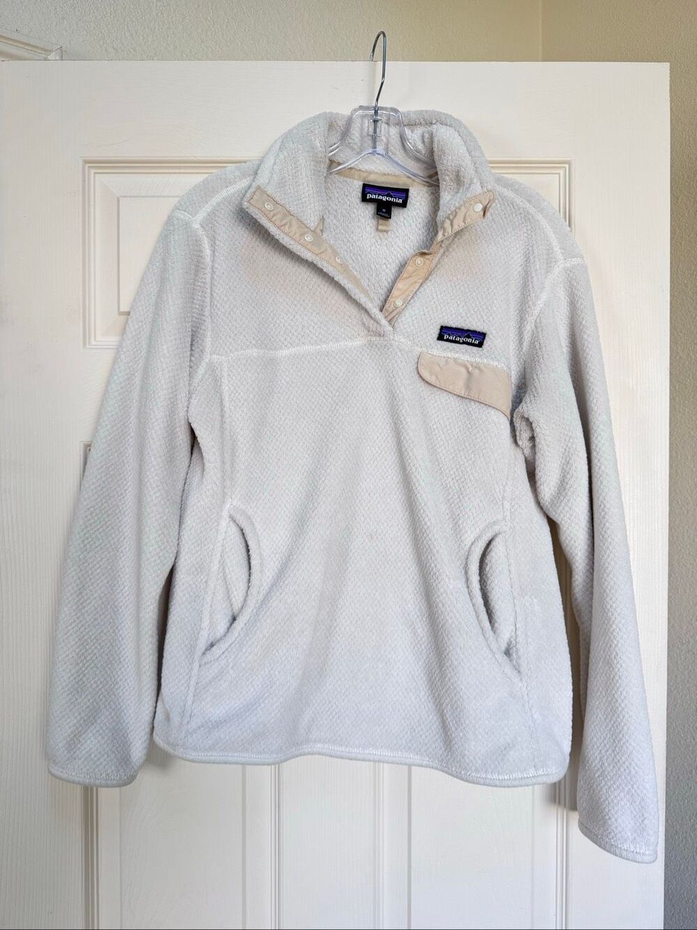 Patagonia white cream fuzzy fleece pullover sweatshirt M polar bear re tool snap